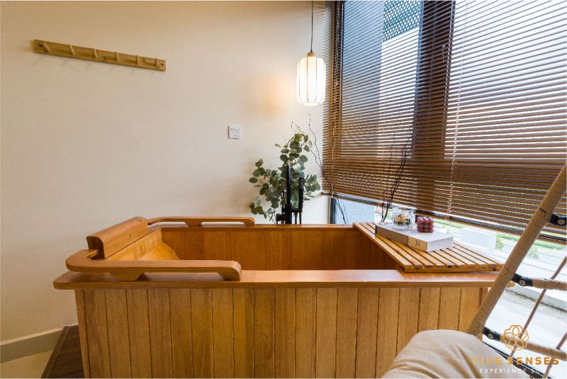 Japandi Premium Studio with Bathtub - room photo 11
